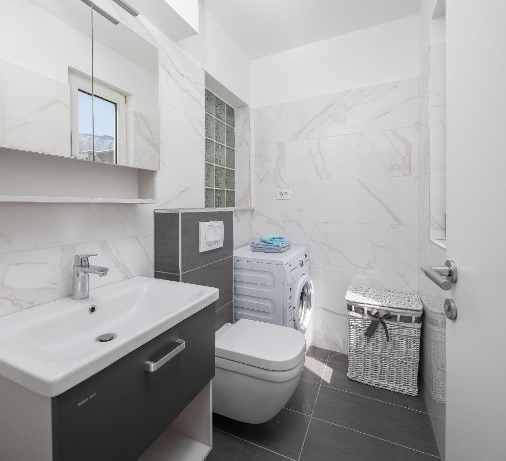 City Apartment Domagoj Omis Exterior photo